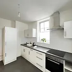 Zwei-zimmer-wohnung 公寓 *