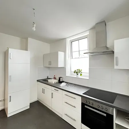 Zwei-zimmer-wohnung 公寓 *